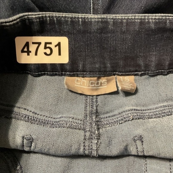 Chico's dark blue demin jeans size 10 - Picture 5 of 7